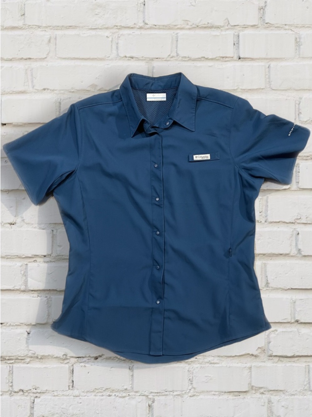 Columbia Women's PFG Navy Short-Sleeve Button-Down Shirt Size Medium